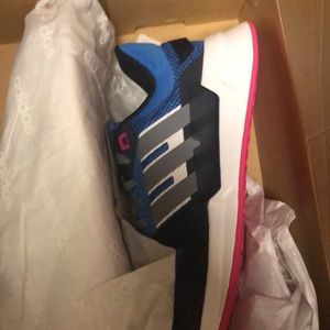 Adidas runner sneaker